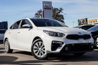 2018 Kia Cerato S Hatch (Clear White) Pre-Owned Car Thumbnail
