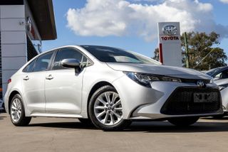 2020 Toyota Corolla Ascent Sport Sedan (Silver Pearl) Pre-Owned Car Thumbnail